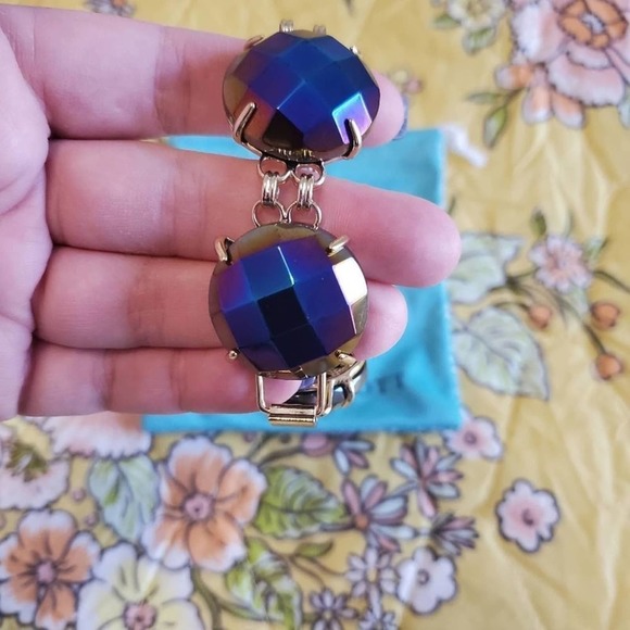 Kendra Scott Cassie Bracelet Iridescent Black - Picture 9 of 11